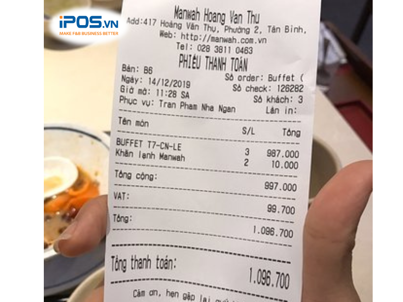 Các nhà hàng buffet lẩu nướng thường tính tiền thuế VAT riêng trên hóa đơn 