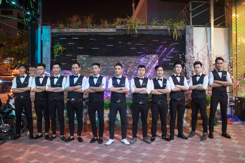 Nội quy nhân viên quán Karaoke về trang phục, tác phong làm việc