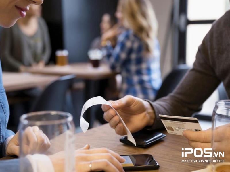 thuế dịch vụ ăn uống