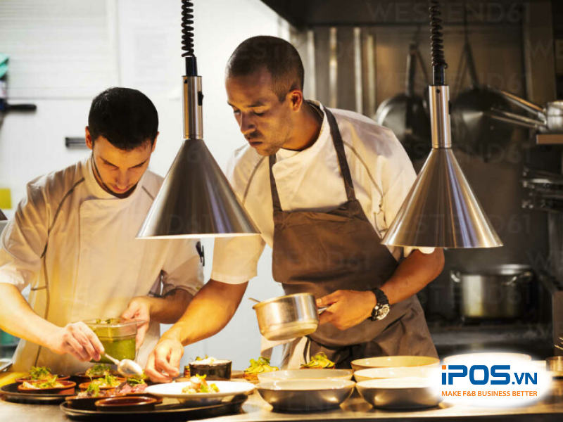 bếp chính nhà hàng