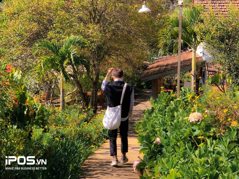 Cà phê Đợi Một Người