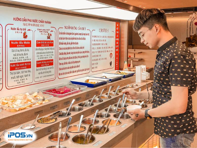 Quầy nước chấm tại Haidilao là khu vực tự phục vụ