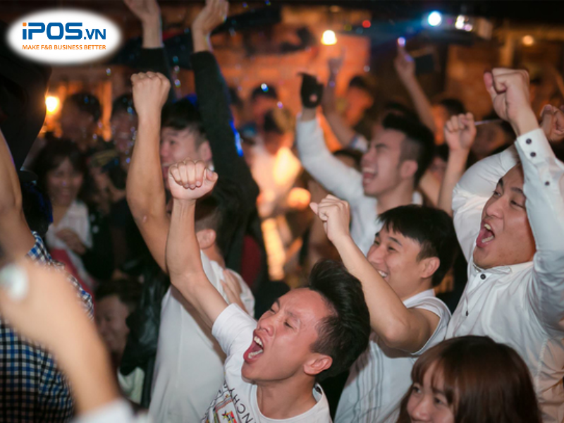 quan-cafe-bong-da-ha-noi-7