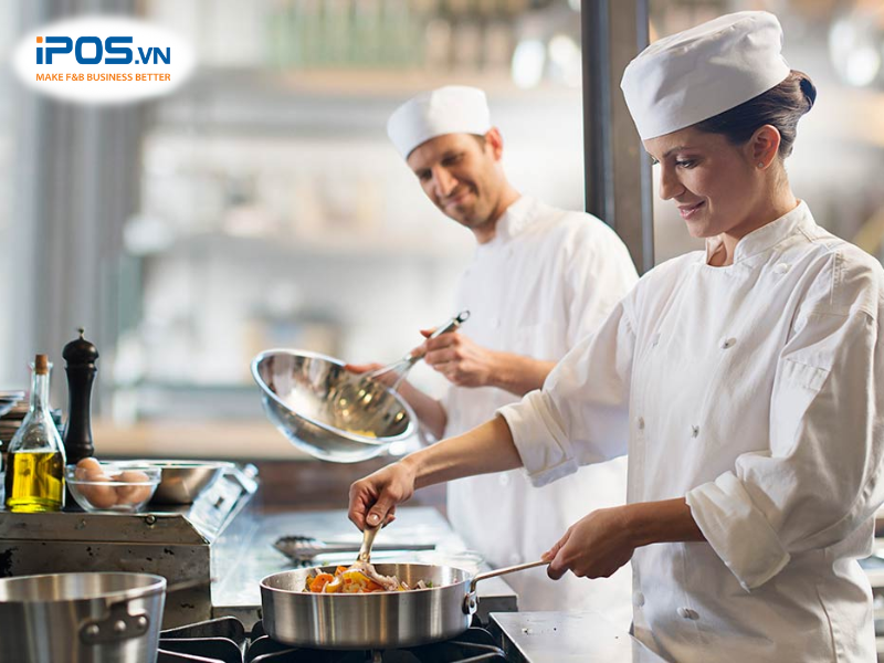 phan-biet-dau-bep-va-nhan-vien-nau-an