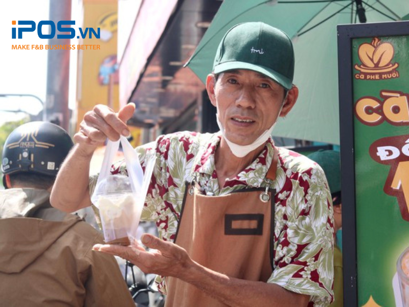 Cà phê muối chú Long trở thành một “hiện tượng” được bàn luận phổ biến trên mạng xã hội