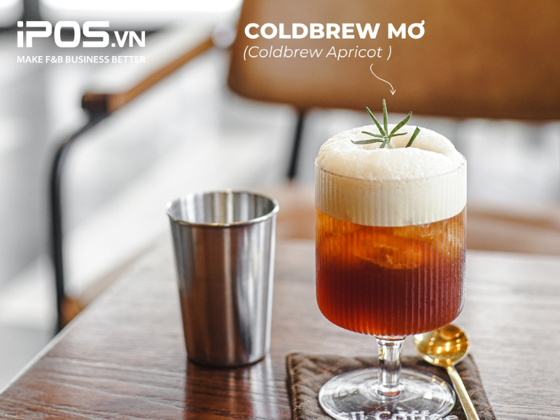 Một ly cold brew mơ mát lạnh là thức uống giải nhiệt mùa hè hoàn hảo 