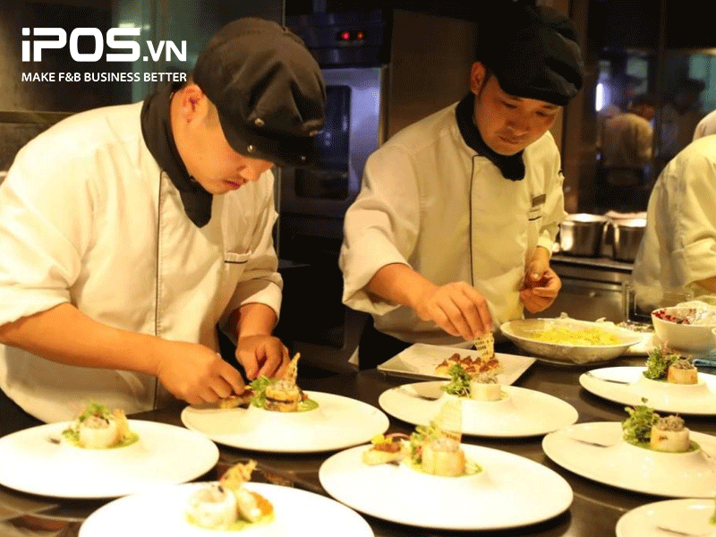 Công việc nhà hàng ngày cuối năm