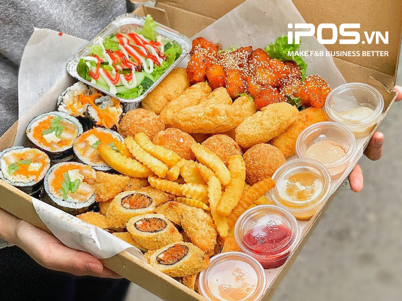 Bạn có thể bán đồ ăn vặt online qua nhiều kênh khác nhau 