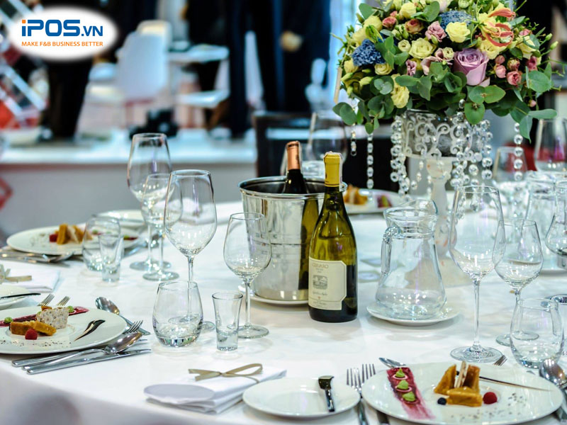 Dao nĩa phải được bày và xếp cẩn thận