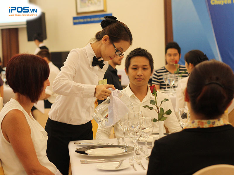 Chỉnh đốn lại tác phong thái độ của nhân viên khi phục vụ khách