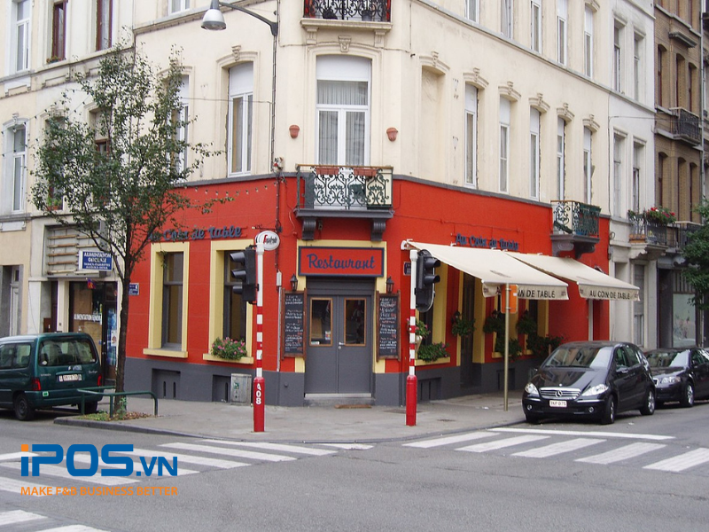 Vị trí mặt bằng nên được đặt ở nơi có mật độ dân cư tập trung và di chuyển cao