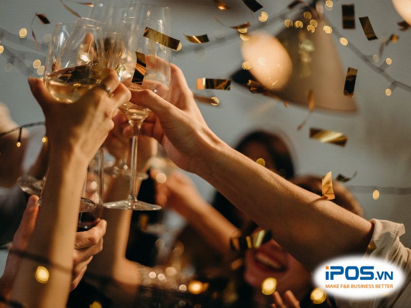 khach-hang-Henry-la-gi