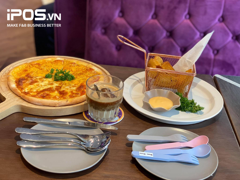 Dụng cụ ăn uống riêng biệt phù hợp giúp các bé vừa ăn ngon, vừa đảm bảo an toàn 