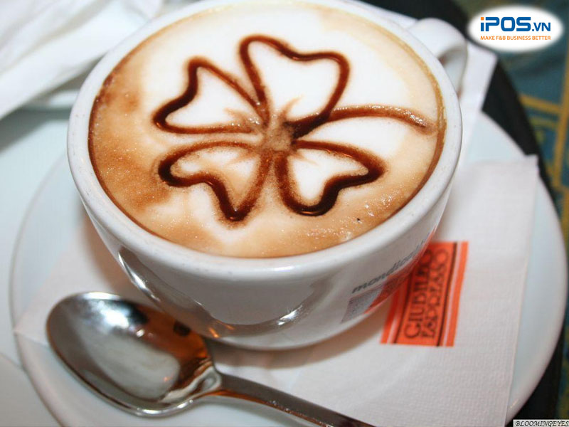 Ly có quai cầm phù hợp đựng các món nóng