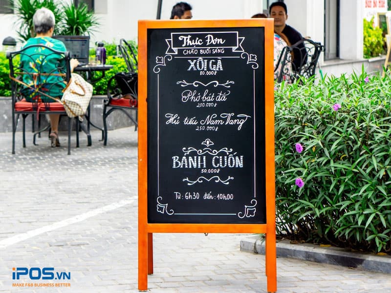 Menu bảng thích hợp với những quán có sảnh rộng