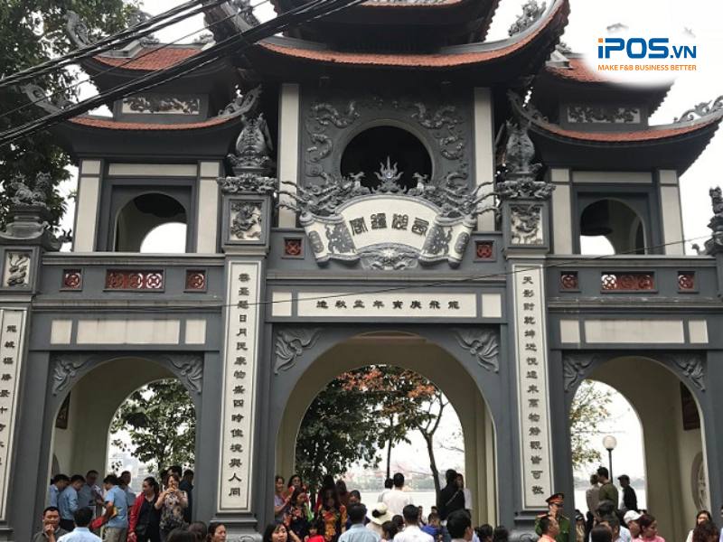 Phủ Tây Hồ là một địa chỉ cầu tài lộc nổi tiếng linh thiêng cho dân kinh doanh