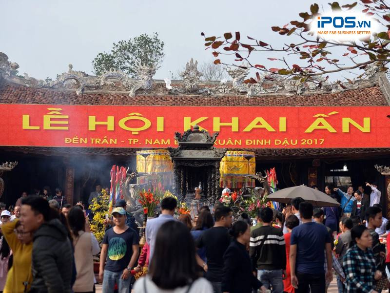 Đền Trần Nam Định nổi tiếng với hoạt động “Lễ Khai Ấn” mỗi dịp Tháng Giêng