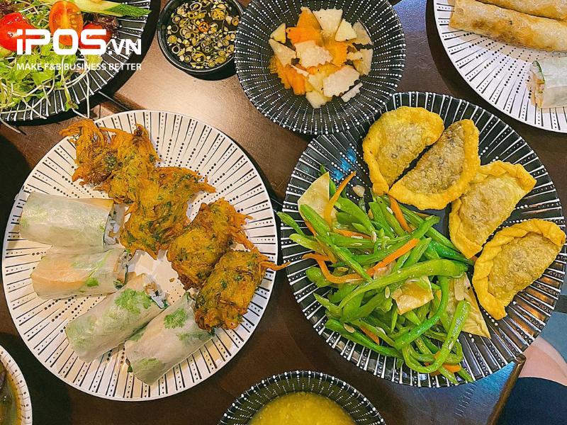 D’ve Buffet Chay sở hữu thực đơn được thay đổi mỗi ngày có đến 20 món với cách chế biến từ luộc, xào, chiên phù hợp với mọi khẩu vị của thực khách