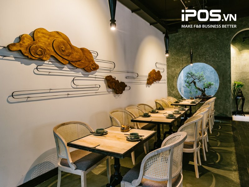 Không gian Sadhu lấy tông màu gỗ làm chủ đạo với những kiến trúc Phật Giáo khiến thực khách cảm thấy thư thái