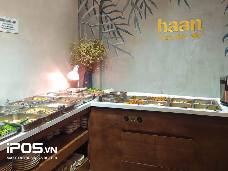 Đối tượng khách chủ yếu tới Haan Vegan là các bạn trẻ muốn ăn những món chay để thay đổi không khí