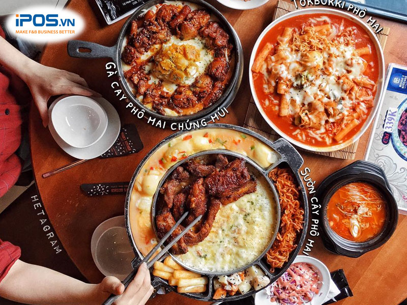 Đặc điểm của ẩm thực Hàn Quốc thường là các món cay có màu đỏ bắt mắt