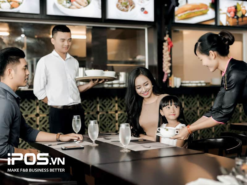 Đội ngũ nhân viên thời vụ là giải pháp “cứu cánh” cho nhà hàng, quán cafe dịp Tết 