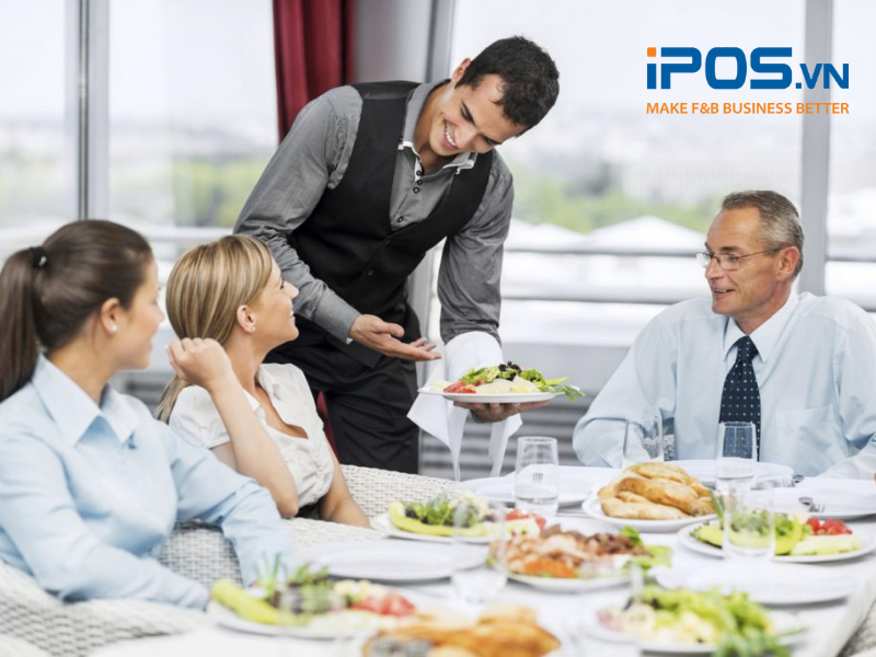 Nhân viên phục vụ trong nhà hàng có thể làm việc từ 4 - 8 giờ mỗi ngày