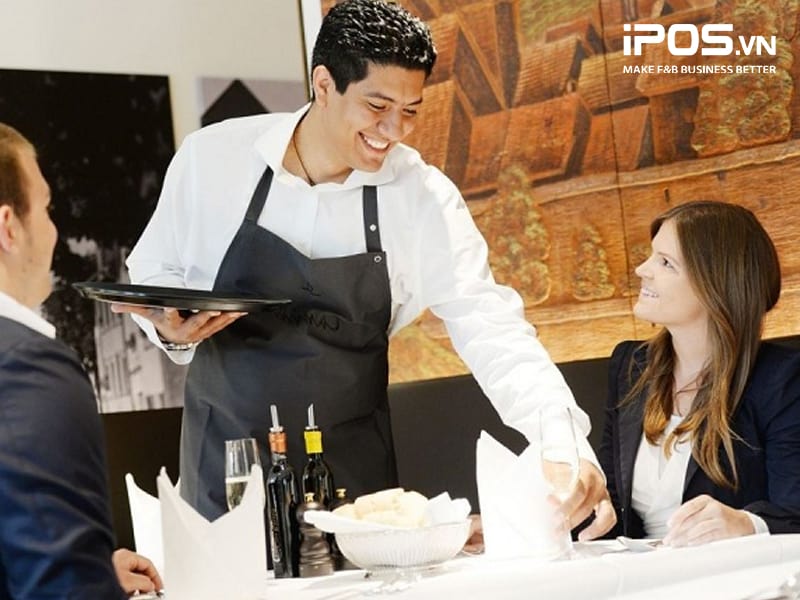 phuc-vu-kquy trình phục vụ nhà hàng chuyên nghiệphach-hang-4