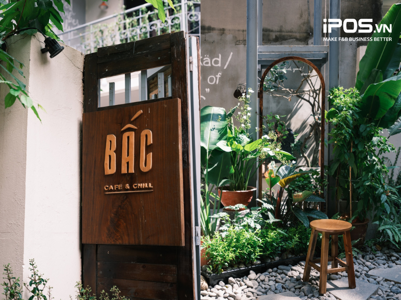Bấc Cafe & Chill có góc sân vườn xanh mát
