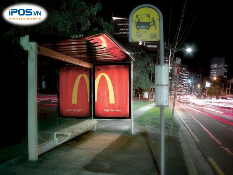 Quảng cáo ngoài trời Bus Shelter của KFC