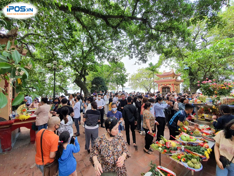 Phủ Tây Hồ là một địa chỉ cầu tài lộc nổi tiếng linh thiêng cho dân kinh doanh