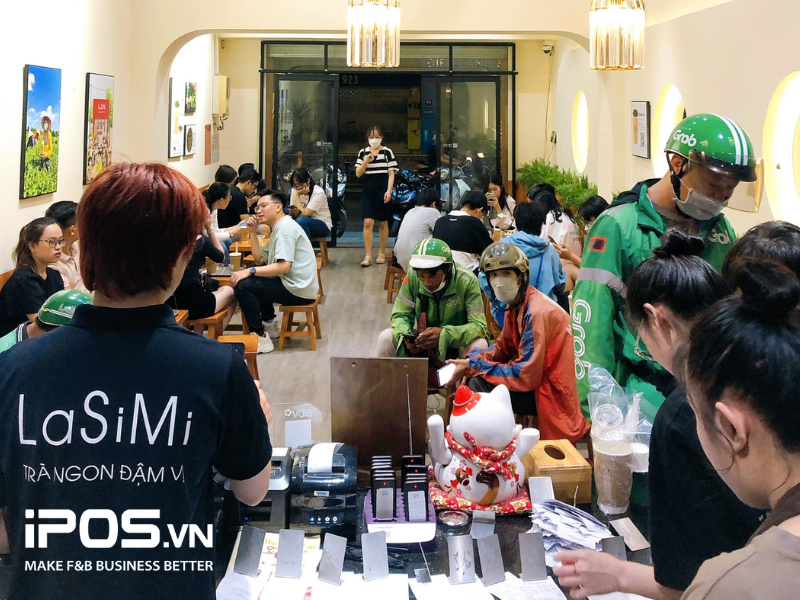 Các cửa hàng của trà sữa LaSiMi lúc nào cũng đông khách