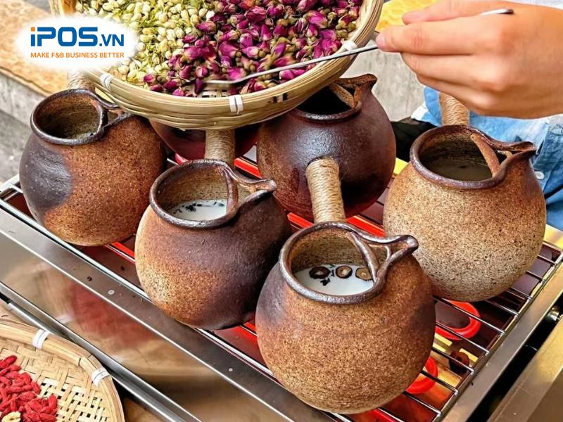 Khi thưởng thức ly Trà Sữa Nướng Vân Nam, bạn sẽ cảm nhận được 3 mùi thơm: trà thơm, sữa thơm, hoa thơm