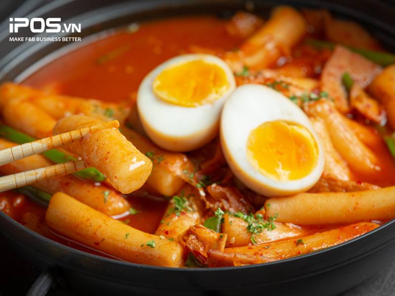 Ý tưởng kinh doanh đồ ăn vặt mùa đông: Tokbokki, hotdog Hàn Quốc